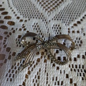 Vintage Boucher Gold Tone Bow Brooch